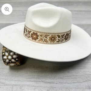 Embroided cowgirl hat